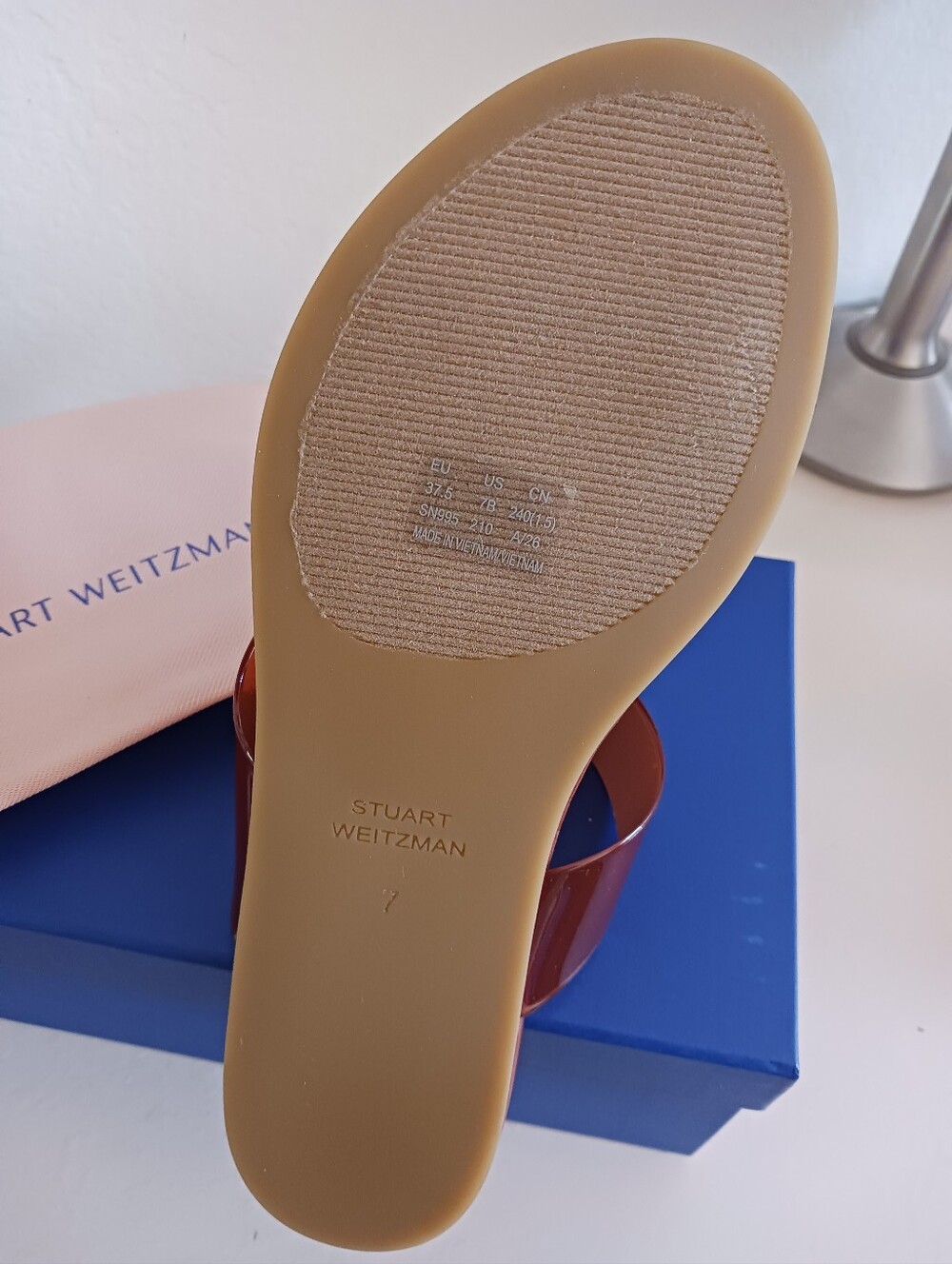 Stuart Weitzman Remy Toe Strap Sandal - Picture 6 of 6